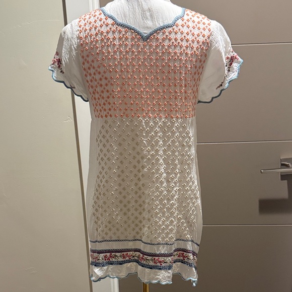 Johnny Was White Embroidered Floral Tunic with Blue and Yellow Accents - Picture 6 of 9